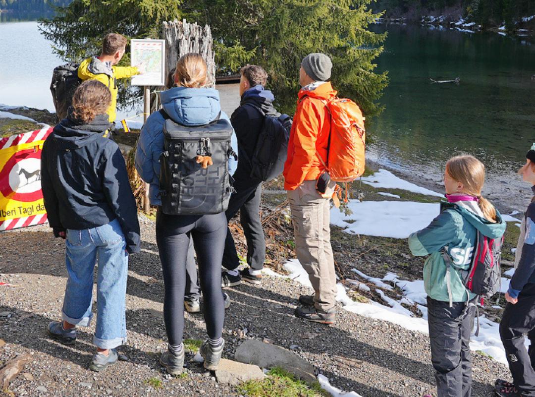 Ein weiterer Infostopp, diesmal sogar mit aufgezeichneter Karte. Ein weiterer Infostopp, diesmal sogar mit aufgezeichneter Karte.