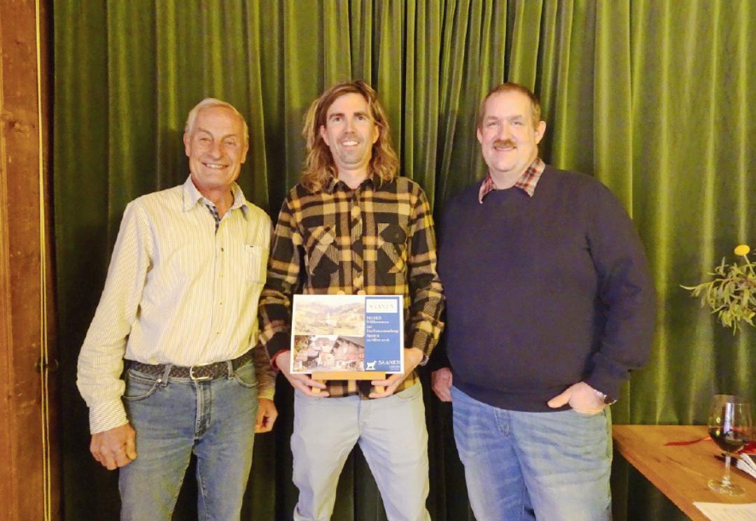 Ernest Marmet (links) und Martin Vonlanthen (rechts) wurden für eine weitere Amtsdauer bestätigt. Marc Galler (Mitte) wird neu im Vorstand Einsitz nehmen. Ernest Marmet (links) und Martin Vonlanthen (rechts) wurden für eine weitere Amtsdauer bestätigt. Marc Galler (Mitte) wird neu im Vorstand Einsitz nehmen.