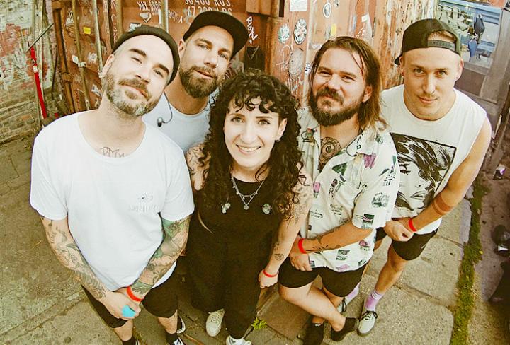 Die deutsche Punkrockband «Melonball» tritt am Samstag am Mad Muni Festival auf.    FOTO: «MELONBALL»