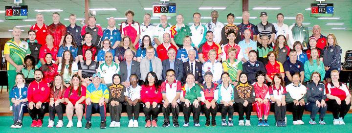 Die Teilnehmenden am WBIC 2025 in Aberdeen: vorne Erste von rechts Caroline Lehmann, hinten Sechster von links Beat Matti von Swiss Bowls. FOTOS: ZVG