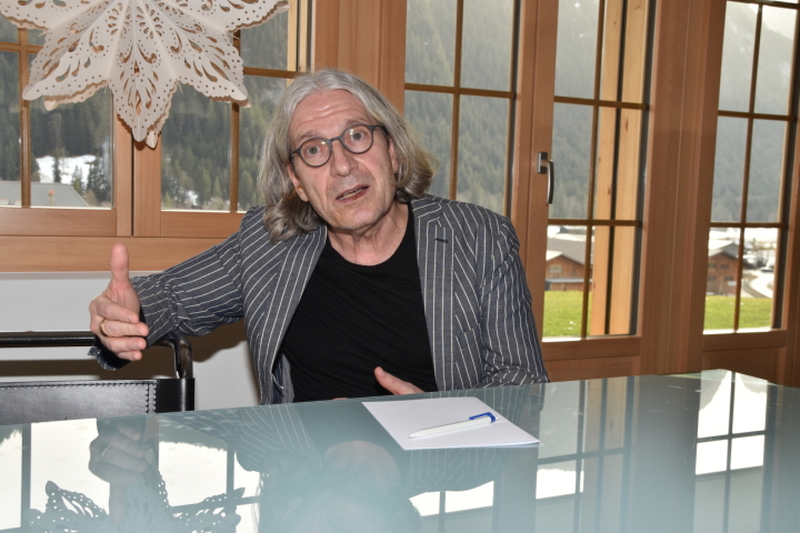 Bruno Bader war während 18 Jahren Pfarrer in der Kirchgemeinde Saanen-Gsteig. Am kommenden Sonntag hält er seine Abschiedspredigt in der Kirche Saanen. (Foto: AvS)