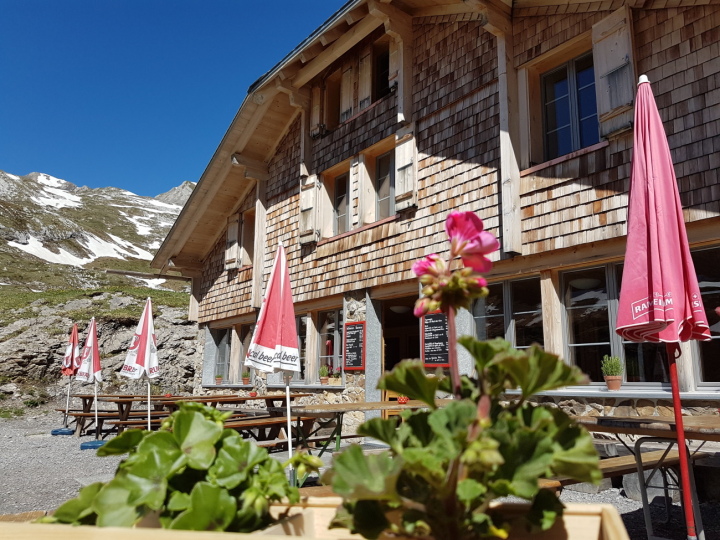 Die Hüttenwartinnen der Geltenhütte sensibilisieren ihre Gäste, damit stets ein nachhaltiger Umgang mit den Ressourcen gehandhabt wird. (Archivfoto: ZVG)