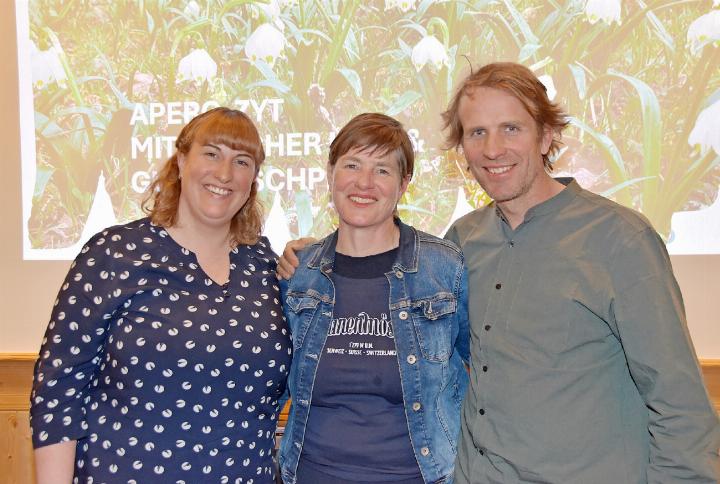 Die scheidende Präsidentin Solveig Lanz, flankiert von ihren Nachfolgern Daniela Kübli und Bernhard Hauswirth.    FOTOS: ANITA MOSER