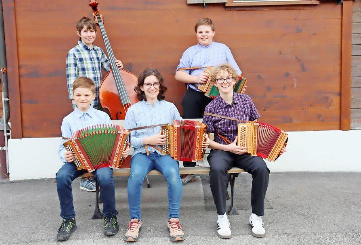Schwyzerörgeli-Formation «Chällermusig». FOTO: ZVG