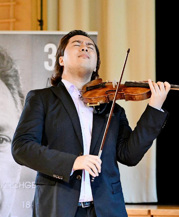 Elias David Moncado überzeugte bei der diesjährigen Lysy International Violin Competition und tritt nun beim GNYMF auf. Mit einem sehr anspruchsvollen Programm, wie die Veranstalter finden. FOTO: ARCHIV/ ARIADNA BATALLER