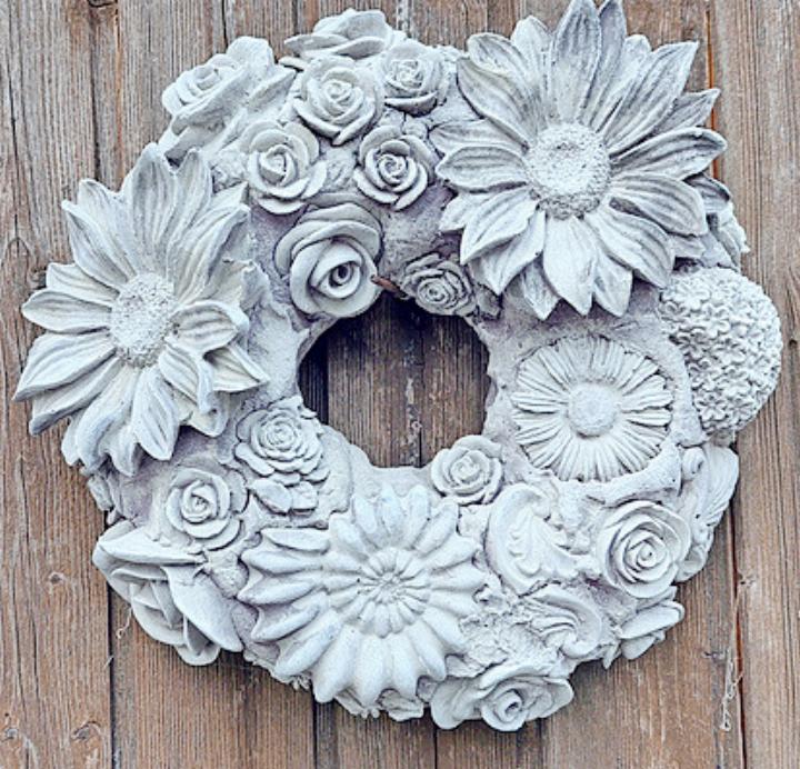 An der Ausstellung der Kursarbeiten sind diverse kreative Werke zu bewundern.   FOTOS: ZVG