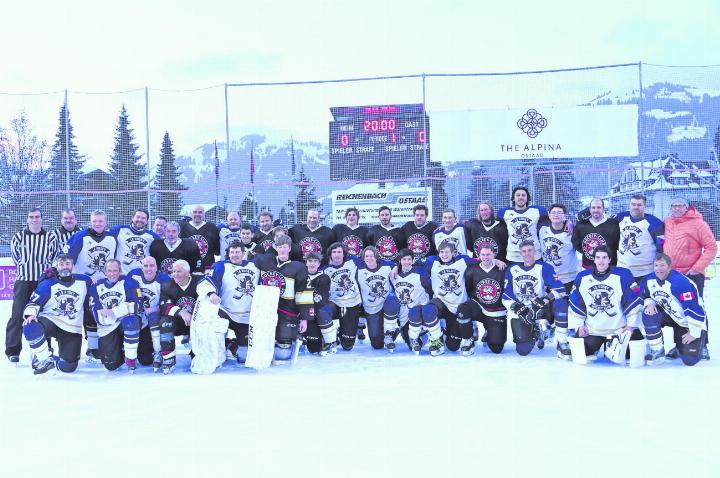 Ebenso legendär wie der Anlass selbst ist das gemeinsame Foto beider Hockeyteams.