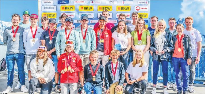 Die Schar der BOSV-Athletinnen und -Athleten, die mit guten Leistungen im vergangenen Winter auf sich aufmerksam machten. FOTO:RK-PHOTOGRAPHY