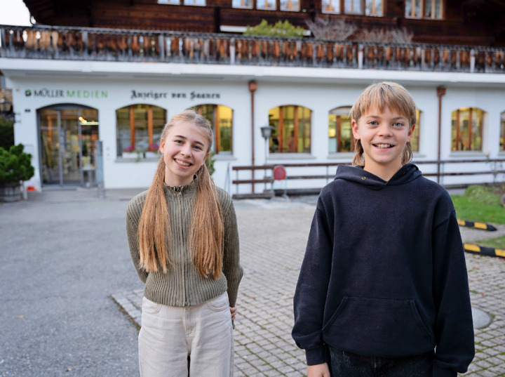 «Auf gehts!» Mit viel Elan und Freude schnupperten sich Emilie Müller und Jonathan Romang durch die einzelnen Abteilungen im Verlagshaus. «Auf gehts!» Mit viel Elan und Freude schnupperten sich Emilie Müller und Jonathan Romang durch die einzelnen Abteilungen im Verlagshaus.