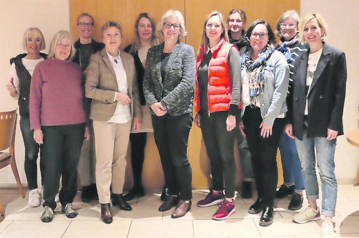 Gründungsmitglieder Überparteiliches politisches Frauenforum Thun-Oberland. FOTO: ZVG