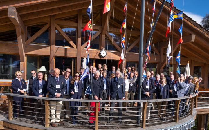 Offizielle Flaggenzeremonie zur Eröffnung der 9. Europäischen ICOYC Konferenz im GYC-Klubhaus. (Foto: ZVG)