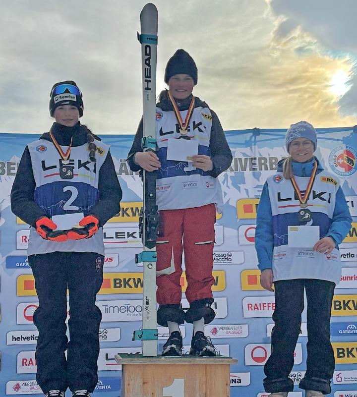 Doppelsieg für das RLZ Gstaad bei den U14 Mädchen: Rang 1 für Noemi Reichenbach und Rang 2 für Emma Horn.