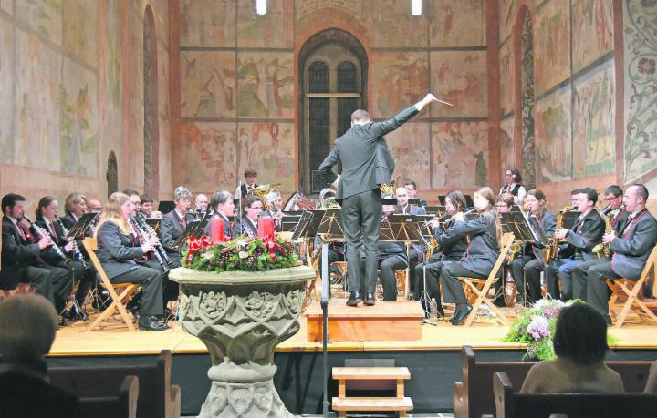 Die Musikgesellschaft Gstaad gab in der Kirche Saanen ein abwechslungsreiches Adventskonzert. FOTOS: ANITA MOSER