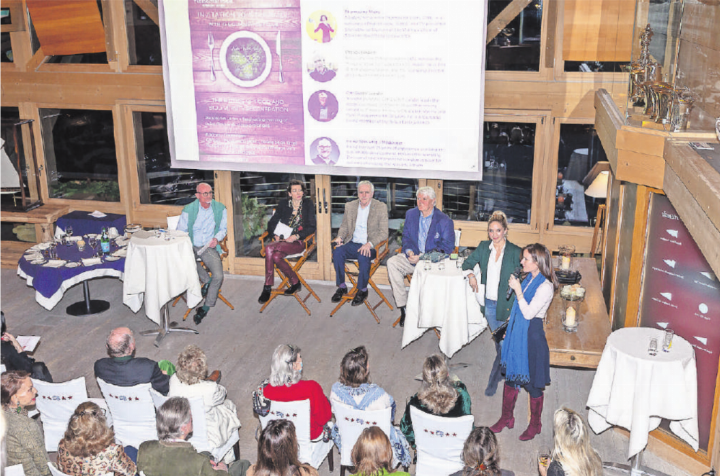 Von links: Moderator Heiko Specking mit den Panelsprechern Thomasina Miers, Patrick Holden und Carl Gustaf Lundin sowie TKF-Mitgründerin Stephanie von Meiss und GYC Geschäftsführerin Cindy Schönrich. FOTO: ZVG