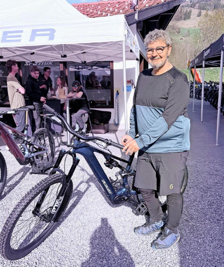 Stephan Speiser, der glückliche Gewinner des Specialized-Levo-Wettbewerbs. FOTO: ZVG