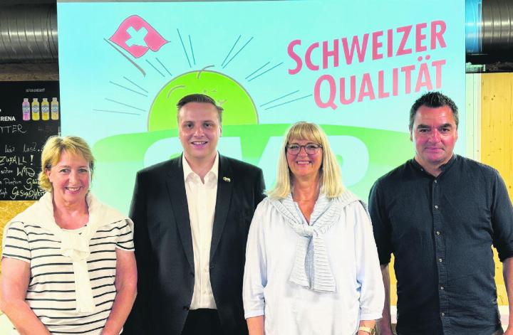 SVP-Politiker:innen aus dem Simmental: (v.l.) Barbara Josi, Nils Fiechter, Anne Speiser und Thomas Knutti. FOTO: ZVG