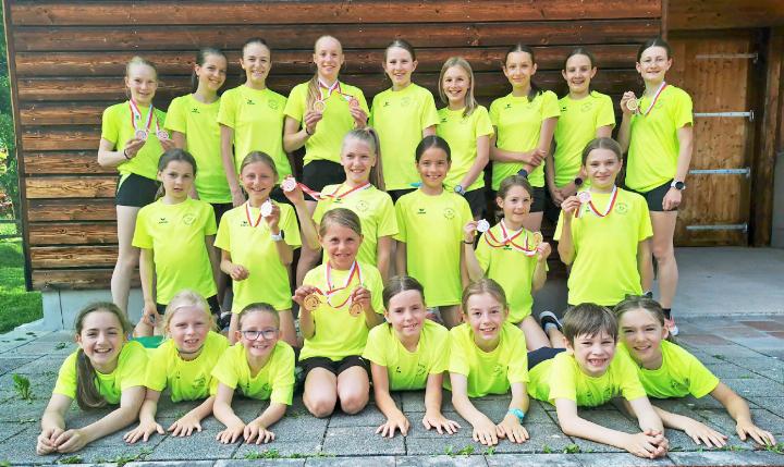Das Saaner LA-Team war eines der erfolgreichsten Teams in Interlaken. FOTOS: ZVG