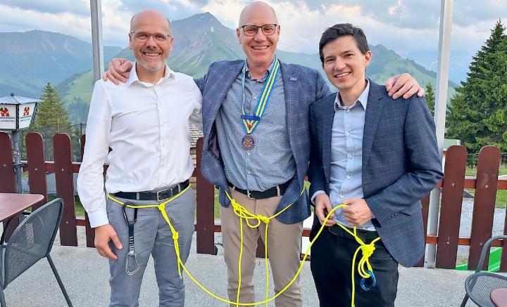 Die neue Rotary-«Seilschaft»: v.l. Hanspeter Reichenbach (Programm), Louis Lanz (Präsident) und Lukas Wittermann (Vizepräsident). FOTO: ZVG