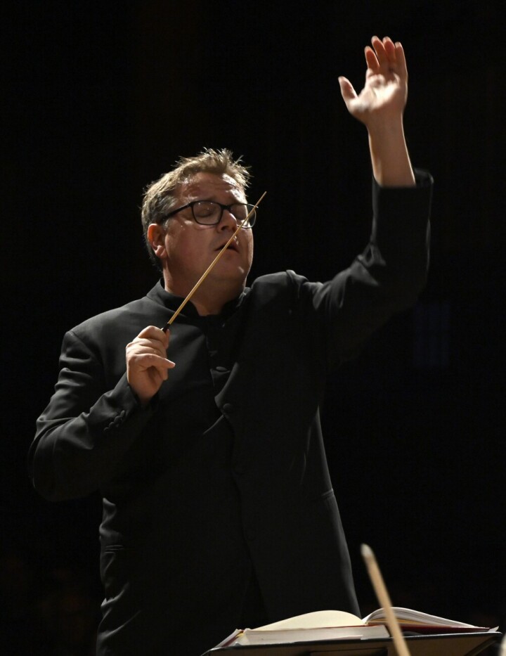 Michael Bach mit der Grimethorpe Colliery Band. Er realisierte mit ihr bereits drei Projekte. (Foto: Philippe Chevalier)