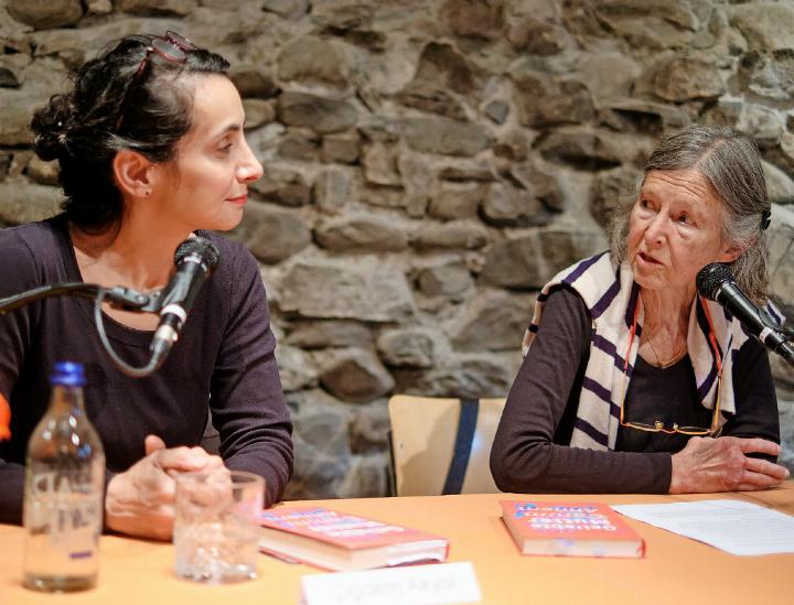 Çiğdem Akyol (links) im Gespräch mit Moderatorin Liliane Studer. FOTOS: ZVG