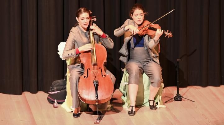 Eleonora Savin und Federica Vecchio entlocken ihren Instrumenten harmonische Melodien und ihr Spiel verzaubert. FOTOS: JENNY STERCHI