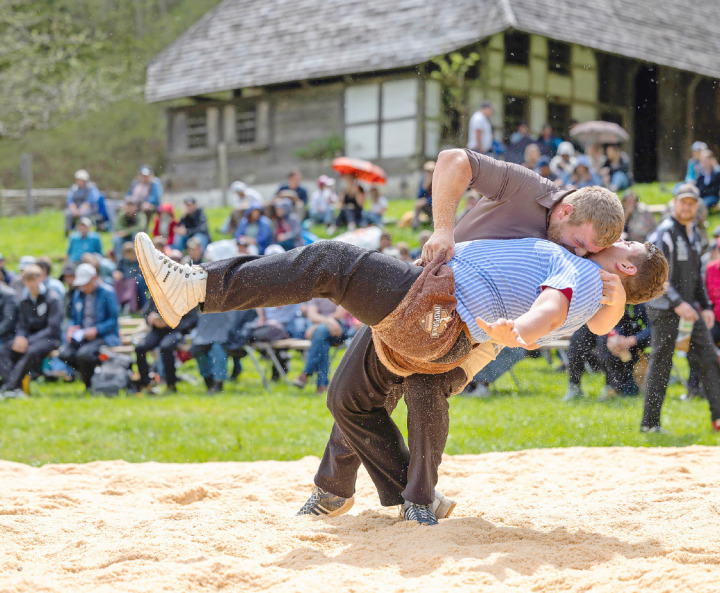 Aellen Florian gegen Thöni Pius am Ballenbergschwinget.