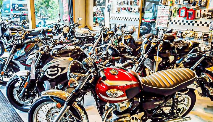 Moto Ambort in Feutersoey lädt morgen, Samstag, zum Open House ein. FOTO: ZVG