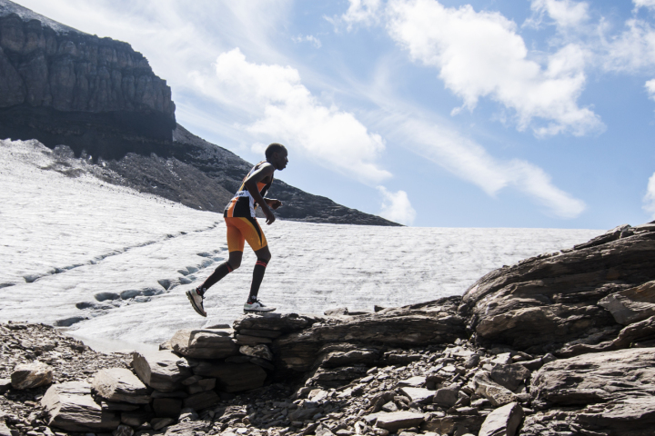Geoffrey Gikuni Ndungu gewann bei den Männern beim Glacier 3000 Run. (Foto: AvS)