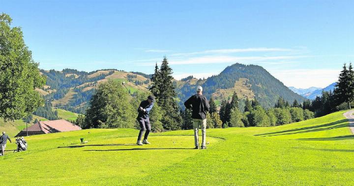 Golfen «uf de Möser». FOTO: MARIANNE TSCHANZ-RIEDER