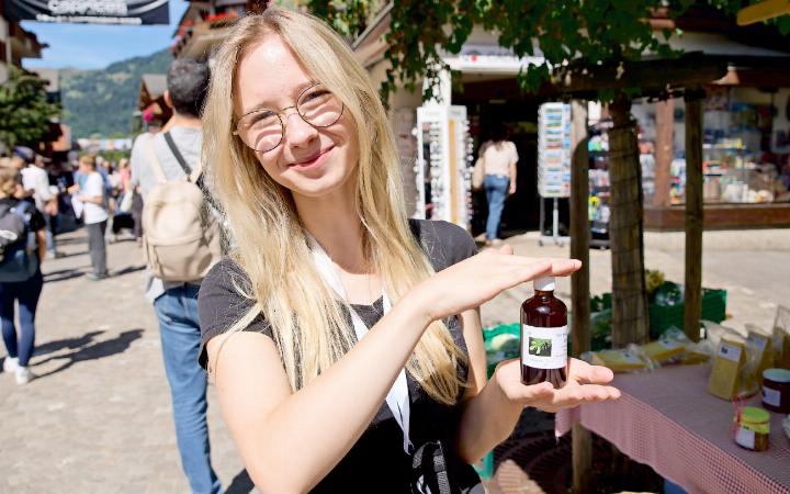 Manchmal braucht es Hustensaft: Paula Mittag weiss sich zu helfen. FOTO: ARCHIV/SONJA WOLF