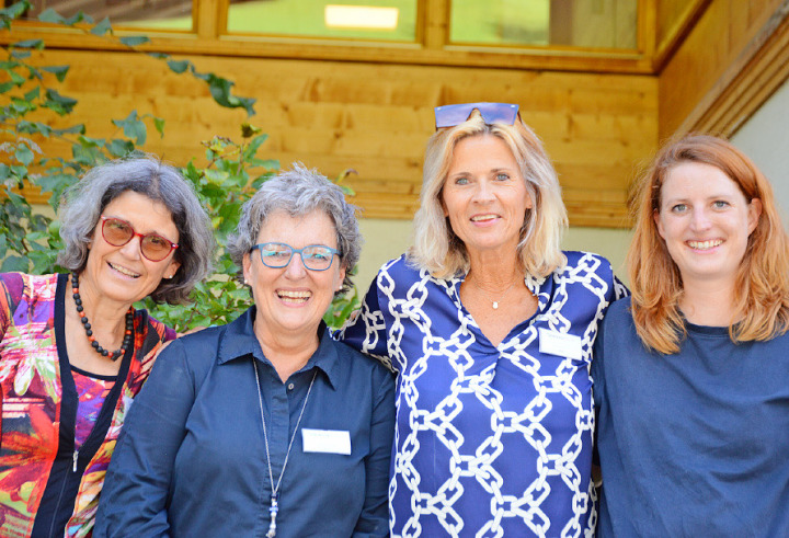 Das Team der Praxisassistentinnen v.l.: Susanne Kall, Esther Brand, Pascale Carven und Joelle Matti.