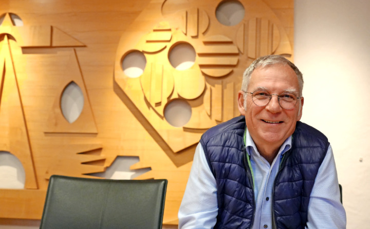 Markus Iseli im Gemeinderatssitzungszimmer.  FOTO: JONATHAN SCHOPFER