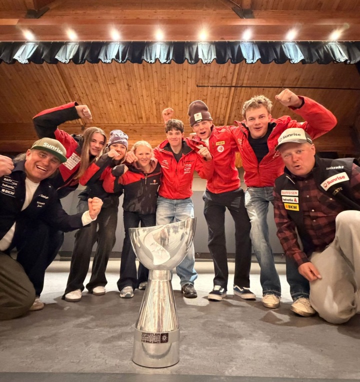 Gruppenfoto der Schweizer Delegation in Whistler: Erster v.l. Fred Labaune und Dritter v.r. Fynn Brand. (Foto: Fred Labaune)