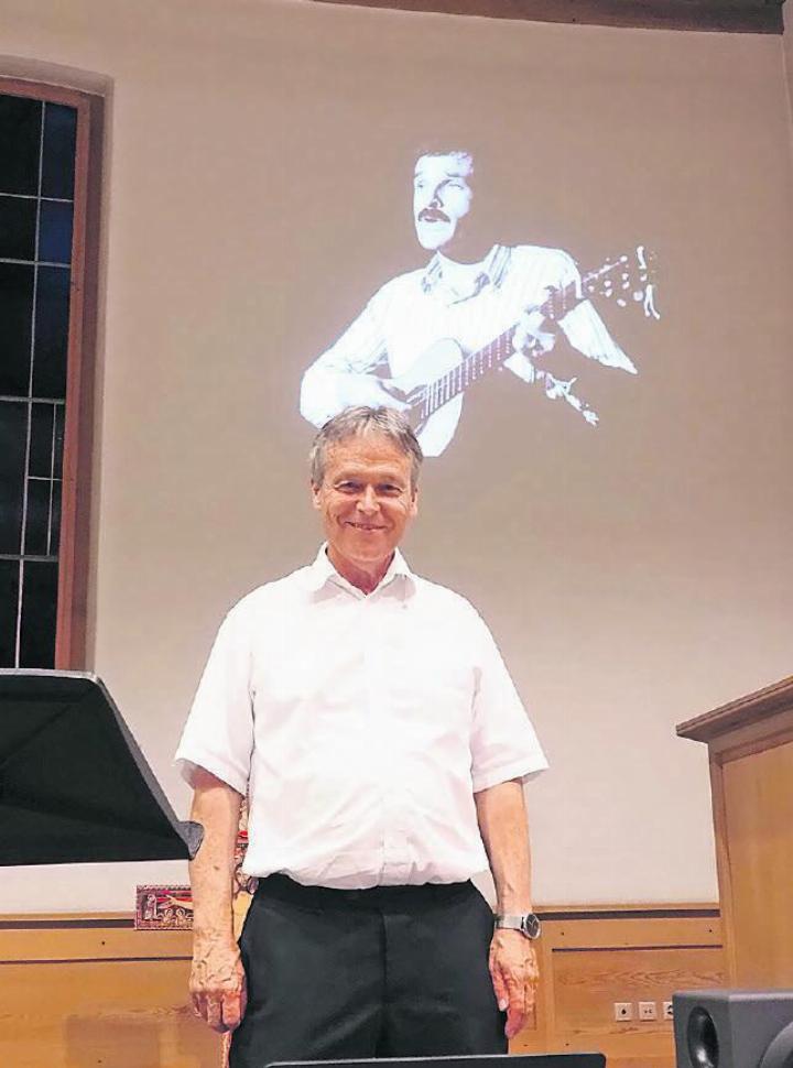 Der Referent Bernhard Rothen anlässlich des Vortrags vom 2. August in der Kirche Lenk. FOTO: ZVG «SIMMENTAL ZEITUNG»