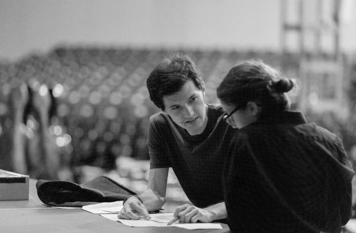 Lukas Wittermann, Geschäftsführer des Gstaad Menuhin Festival & Academy, liebt es zu organisieren, aber auch strategisch zu arbeiten. FOTO: THERESA PEWAL