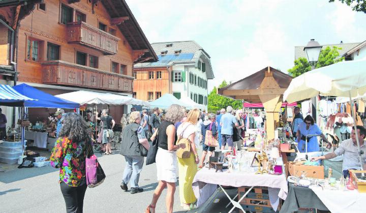 Sonnenschein bei der 20. Ausgabe der Brocante.