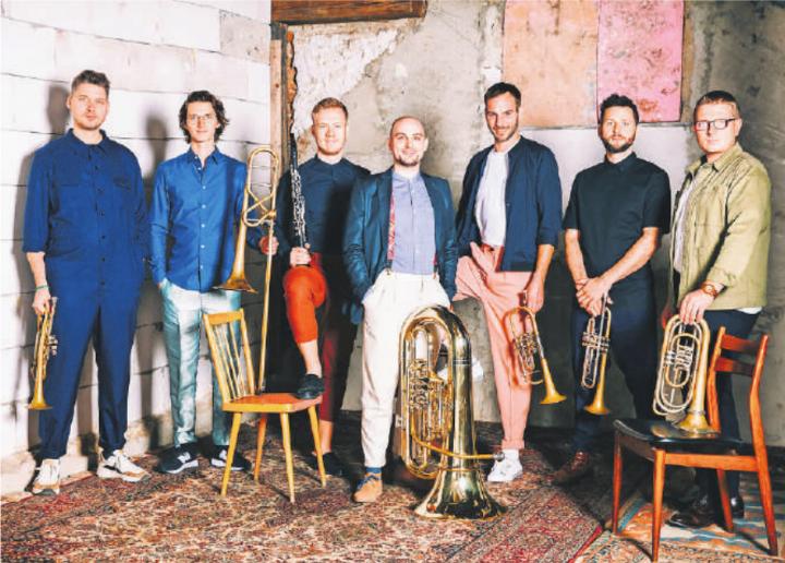 Wer charmante Leichtigkeit und die Vorliebe für Volksmusik fern der bekannten Schrammel-Lieder sucht, der ist bei «Federspiel» genau richtig. FOTO: MARIA FRODL