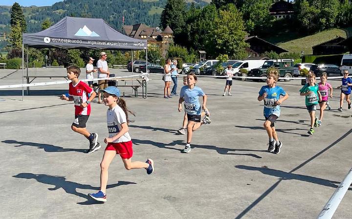 Die Mädchen und Jungs der Kategorie U10 in Aktion.
FOTOS: ZVG
