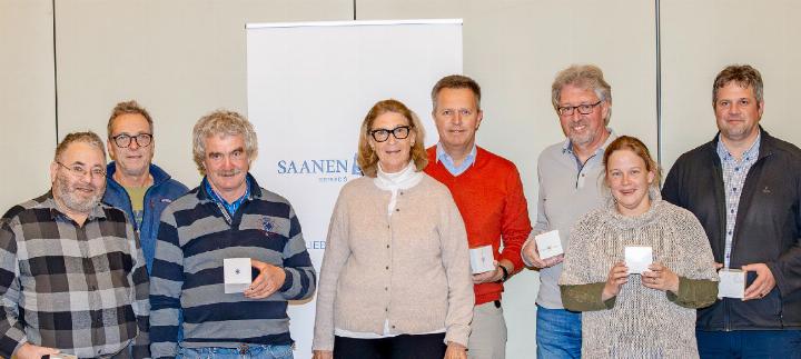 V.l. Ueli Matti, Peter Brand, Toni von Grünigen, Barbara Matti, Jürg von Allmen, Renato Bulfon, Rebekka Ballif-Brand und Frank Wiedmer. FOTO: CORINNA MÜLLER