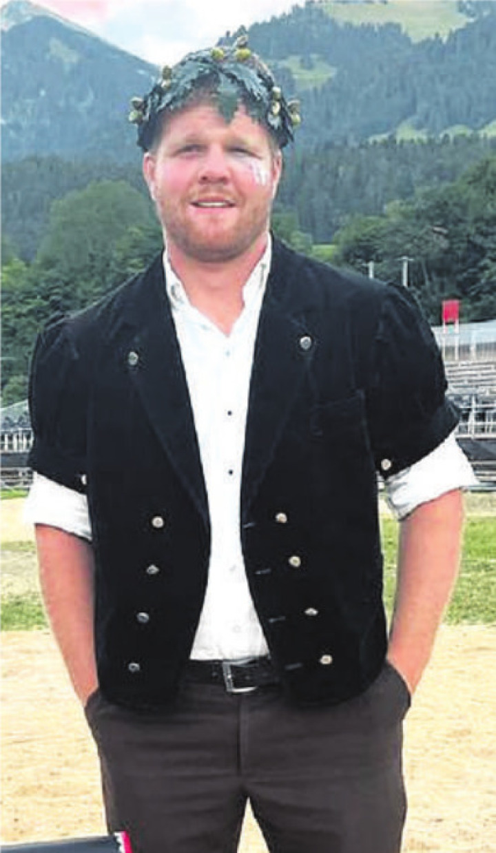 Für Aellen Florian aus Gstaad hat es geklappt mit dem Kranz am Oberländischen Schwingfest im Niedersimmental. FOTO: ZVG