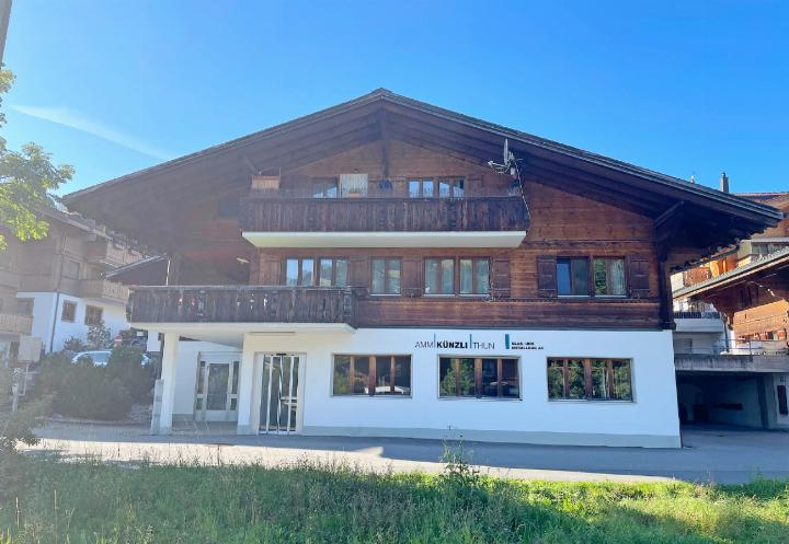 Das ehemalige Postgebäude in Schönried: Die Stimmberechtigten sagten Nein zum Erwerb. FOTO: ANITA MOSER