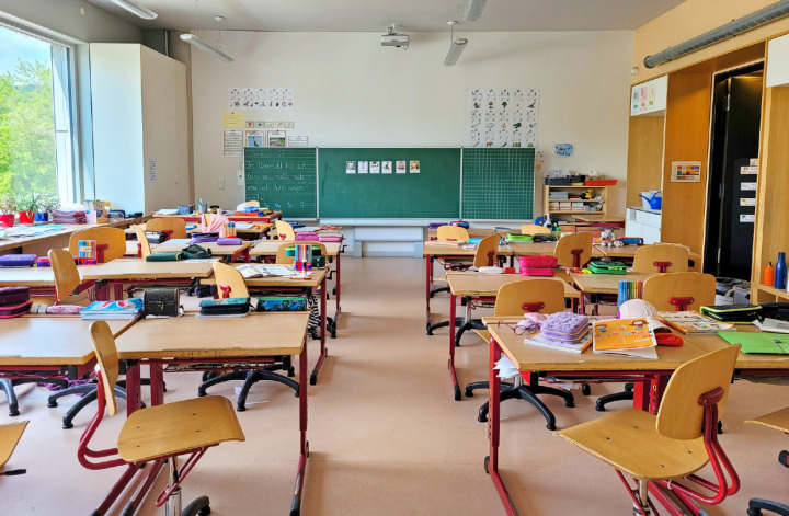 Leer sind nach den Ferien die Schulzimmer höchstens noch während der Pausen. FOTO: SYMBOLBILD UNSPLASH