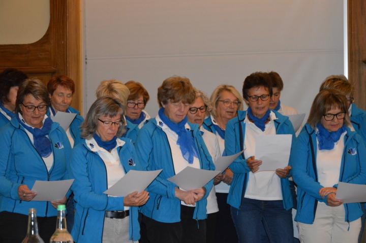 Die Versammlung wurde traditionsgemäss mit dem Lied des Frauenvereins eröffnet.  (Fotos: AvS)