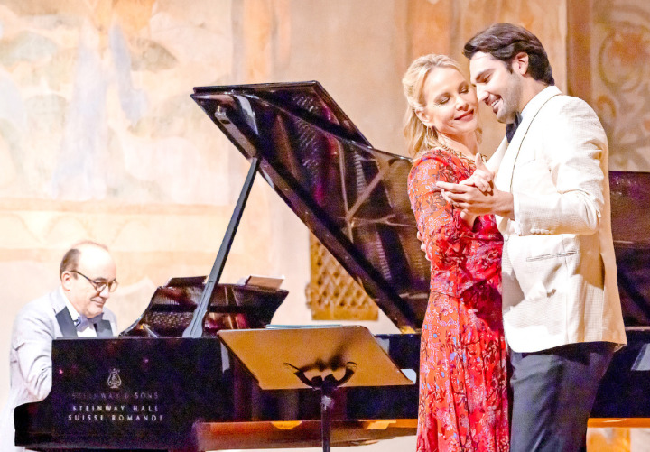 Gemeinsam mit dem Pianisten Frédéric Chaslin begeisterten Elῑna Garanˇca und Jonathan Tetelman das Publikum. FOTOS: PATRICIA DIETZI/GSTAAD NEW YEAR MUSIC FESTIVAL