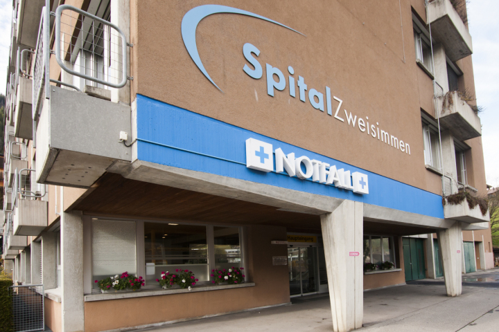 Wenn alle Gemeinden die finanziellen Beiträge sprechen, betreibt die Gesundheit Simme Saane AG zukünftig das Spital Zweisimmen. Gibt es ein einziges Nein, plant der Kanton ein ambulantes Gesundheitszentrum. (Archivfoto: AvS)