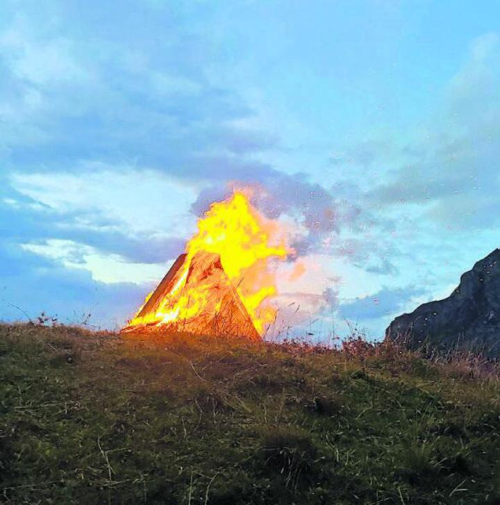 Feuer auf der Oldenalp. FOTO: DAVID GANDER