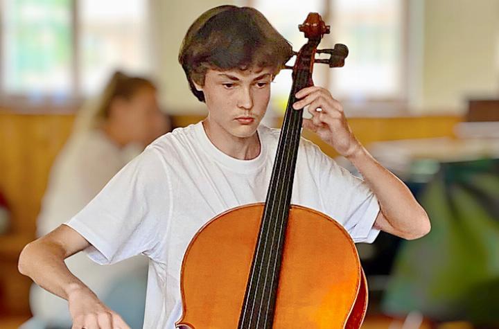 Ivan Matiiko, Violoncello, Schönried.