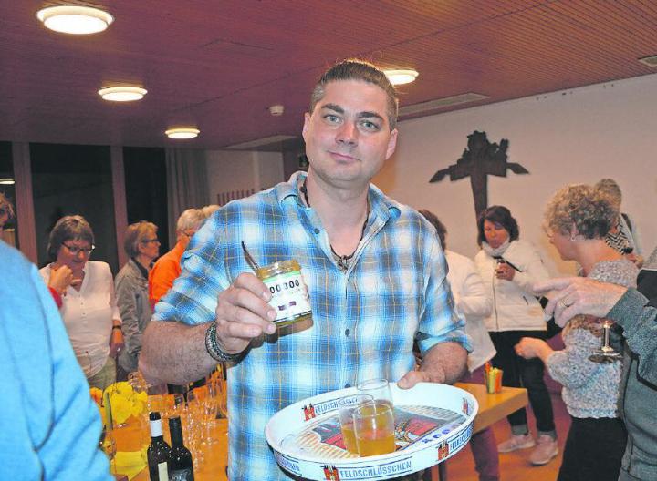 Mirko Buri freut sich über jede gerettete Rübe in seinen «Foodoo»-Kreationen. FOTO: SONJA WOLF