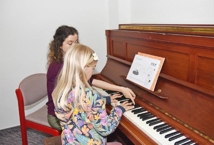 Erste Versuche mit einem neuen Instrument: Ein guter Einstieg bietet das Schnupper-Abo der MSSO. FOTO: ANITA MOSER