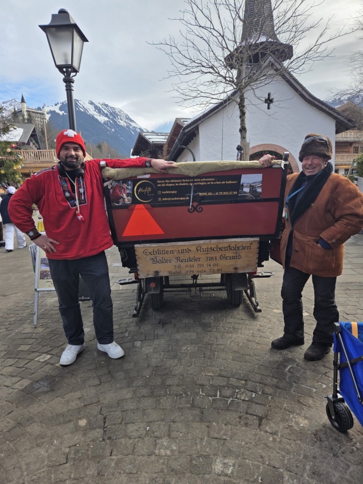 Adrian Serjani begegnet Kutscher Walter Reuteler. (Fotos: Eugen Dornbierer)